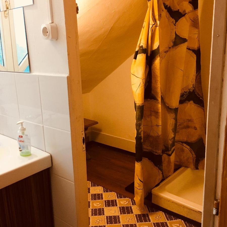 Y Hostel Balatonlelle Bagian luar foto